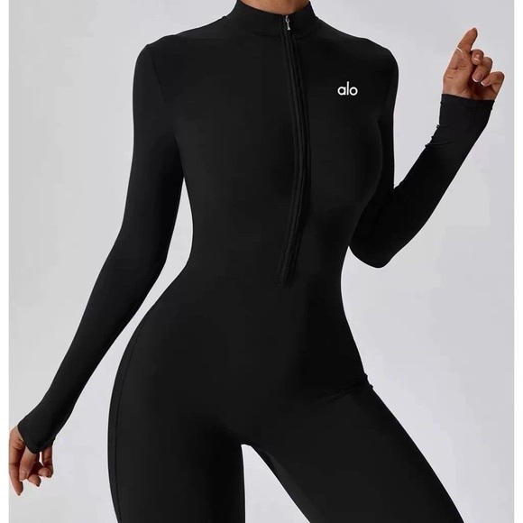 ALO Yoga One-piece long-sleeved yoga jumpsuit - Picture 2 of 4